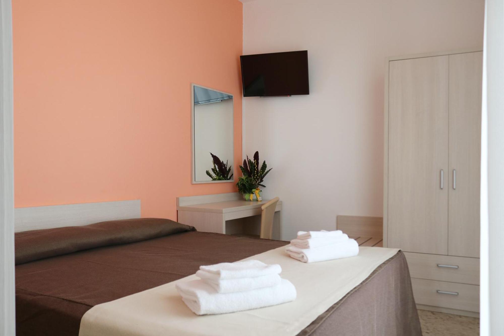 Hotel Villa Trieste Sirmione Room photo