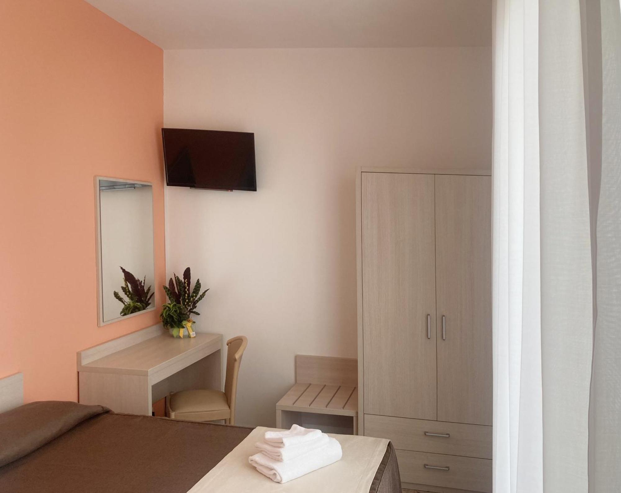 Hotel Villa Trieste Sirmione Room photo