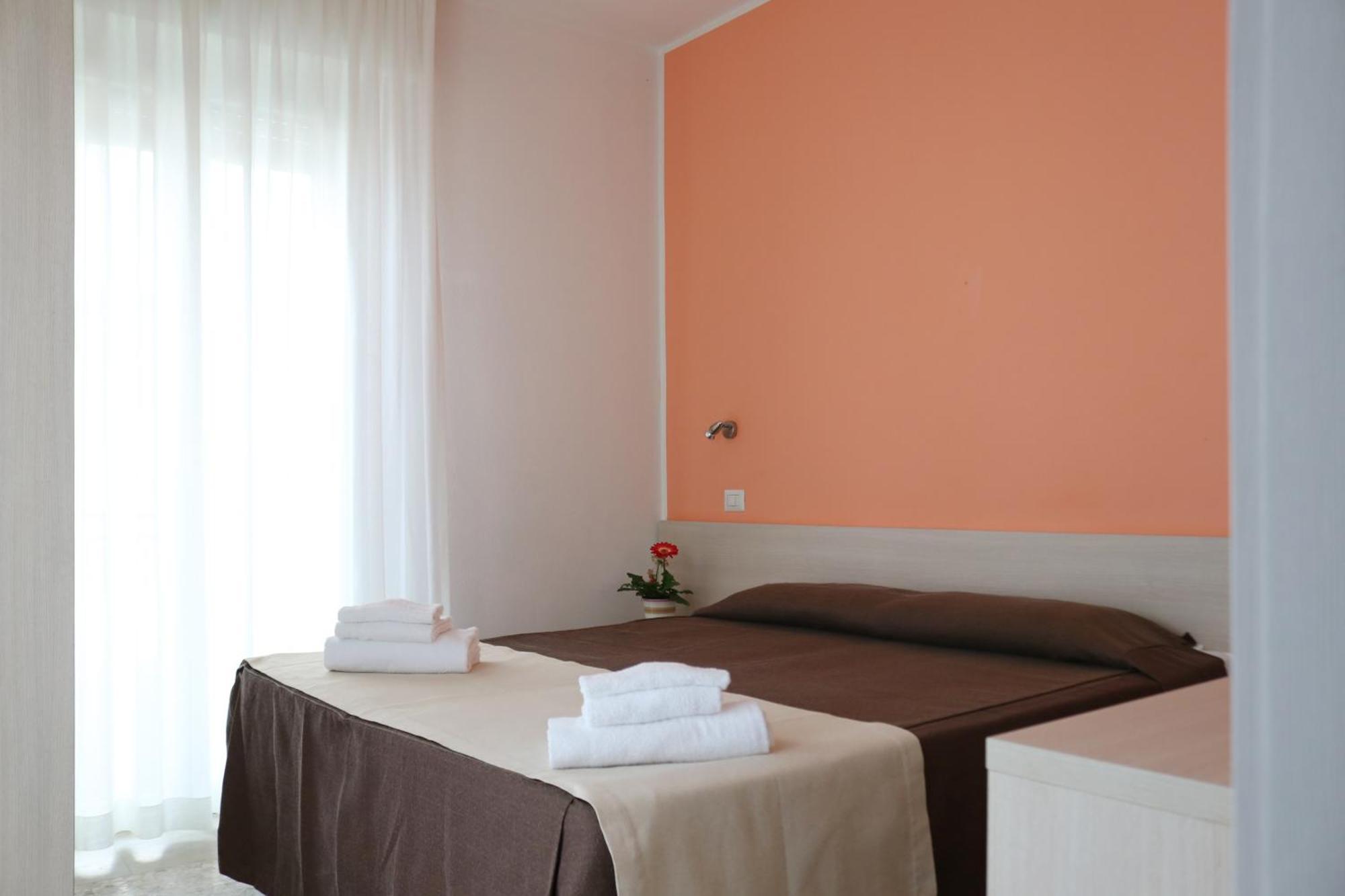 Hotel Villa Trieste Sirmione Room photo