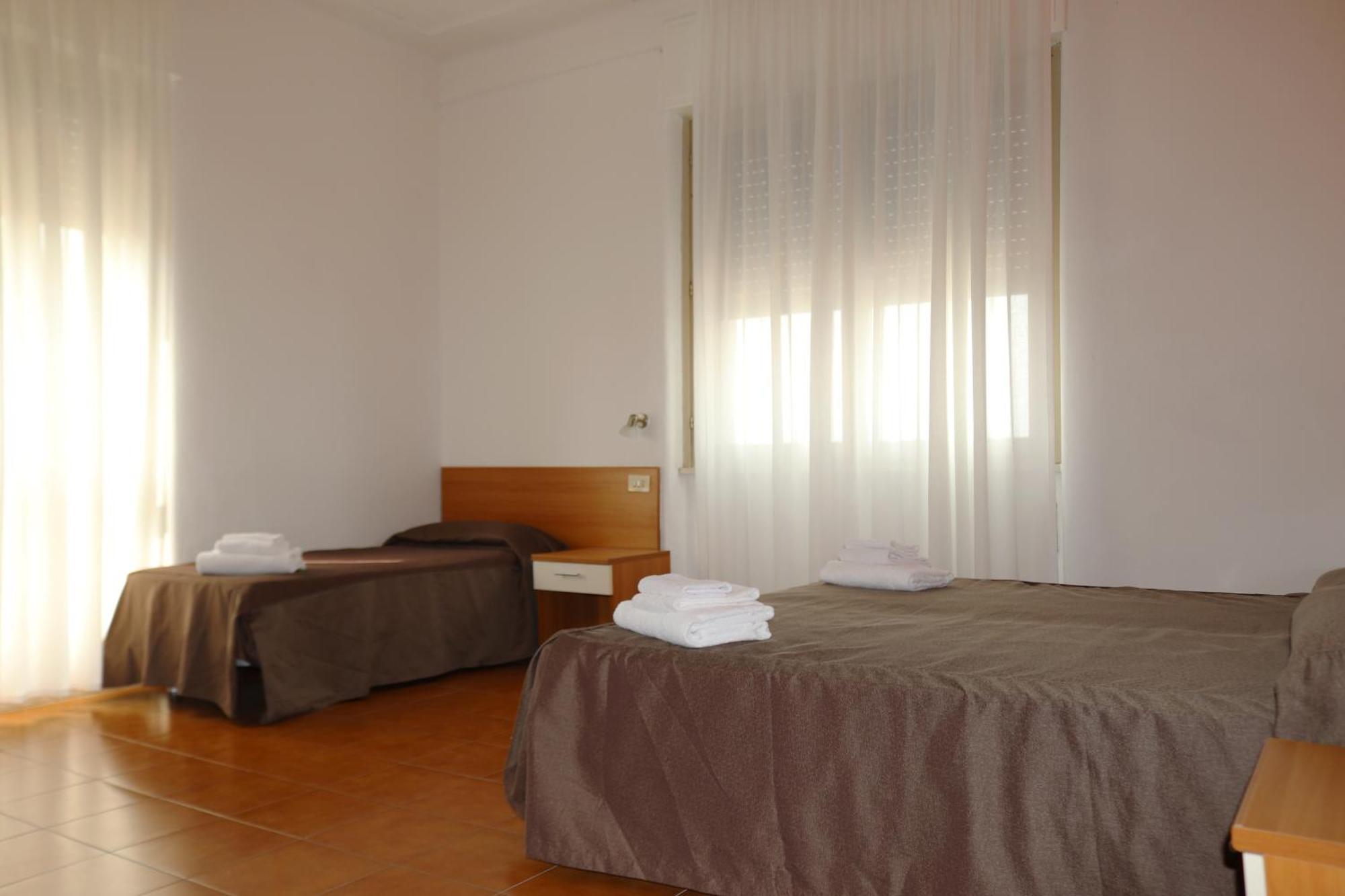 Hotel Villa Trieste Sirmione Room photo